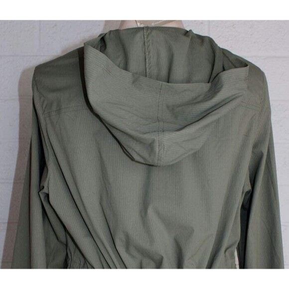 NWT Chico's Zenergy 1 M Sage Green Neema Embroidered Utility Hooded Jacket - Picture 7 of 7